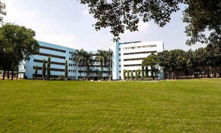 adamjee cantonment public school এর ছবি