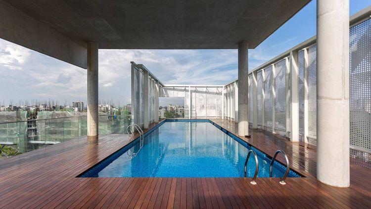 the statesman swimming pool গুলশান