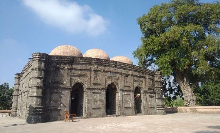 kusumba mosque এর ছবি