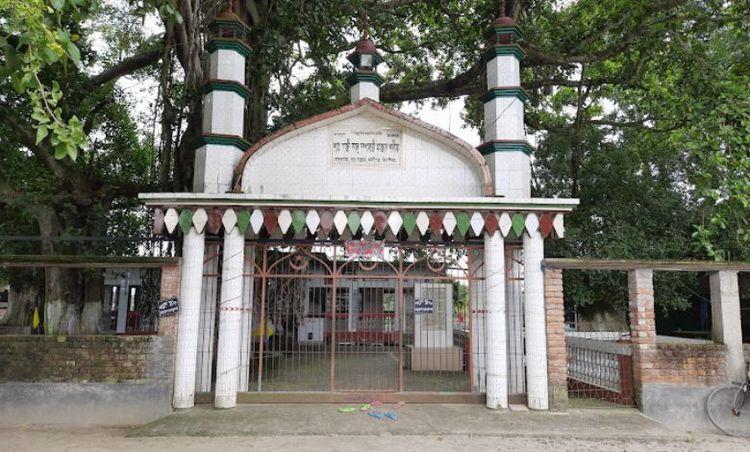 gazi kalu champabati mazar এর ছবি